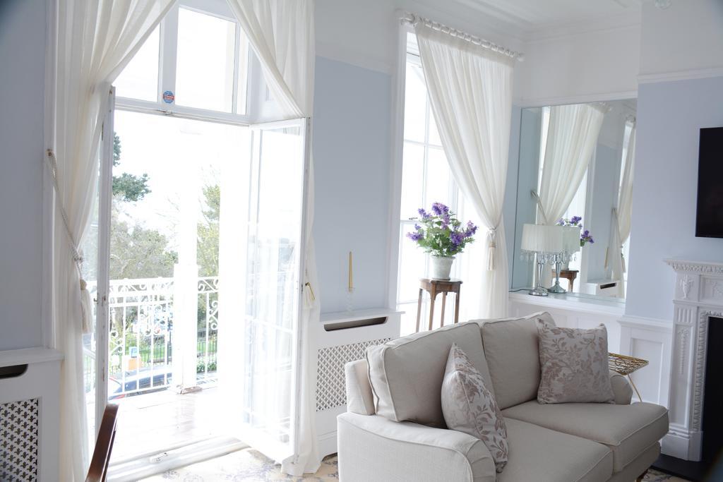 Pier View Self Catering Luxury Apartments Сътън он Сий Екстериор снимка