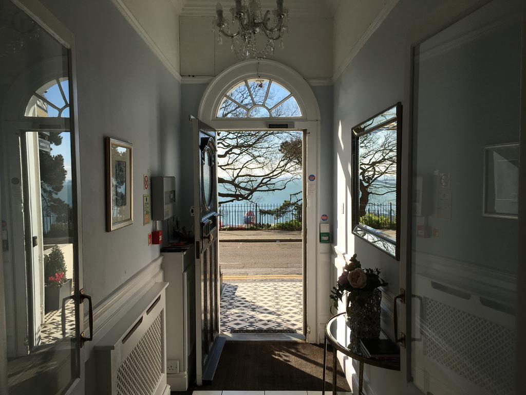 Pier View Self Catering Luxury Apartments Сътън он Сий Екстериор снимка