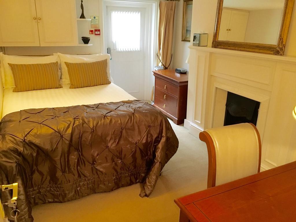 Pier View Self Catering Luxury Apartments Сътън он Сий Екстериор снимка