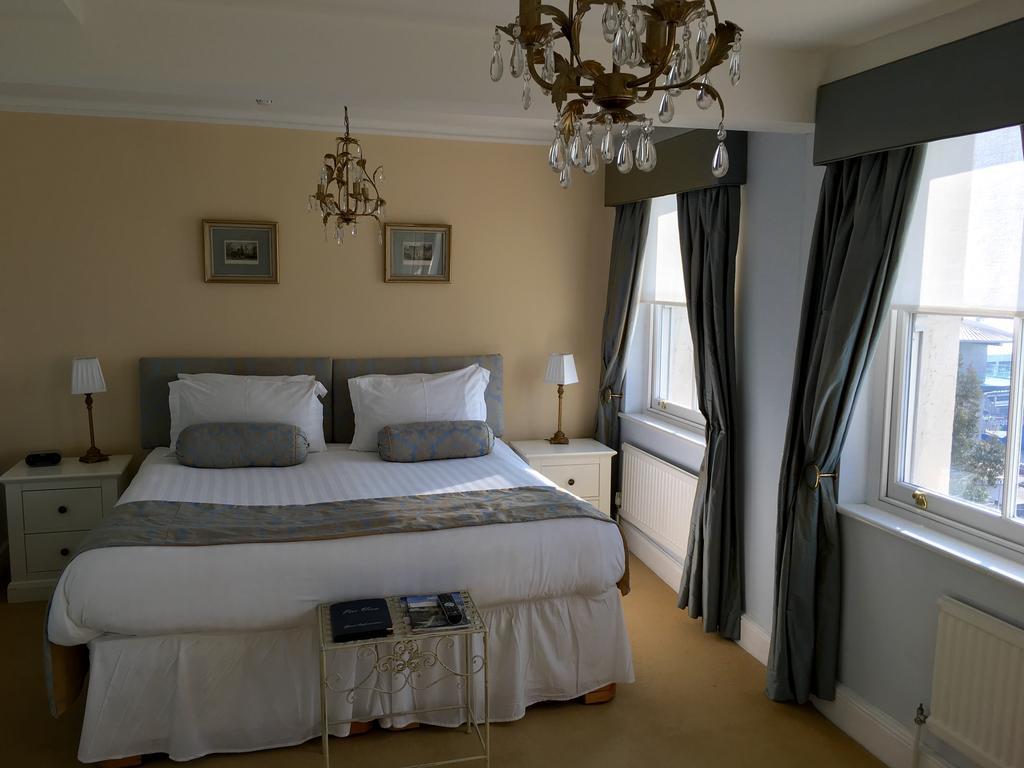Pier View Self Catering Luxury Apartments Сътън он Сий Екстериор снимка